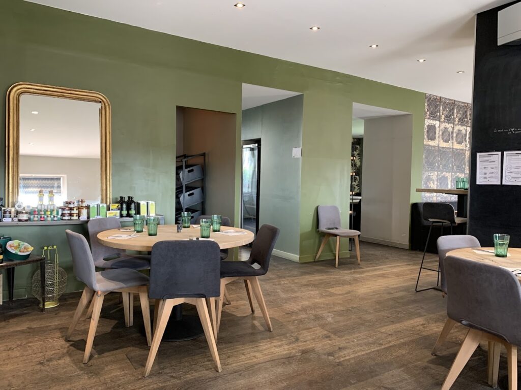 Restaurant Le Poulet à 3 Pattes à Pau, France