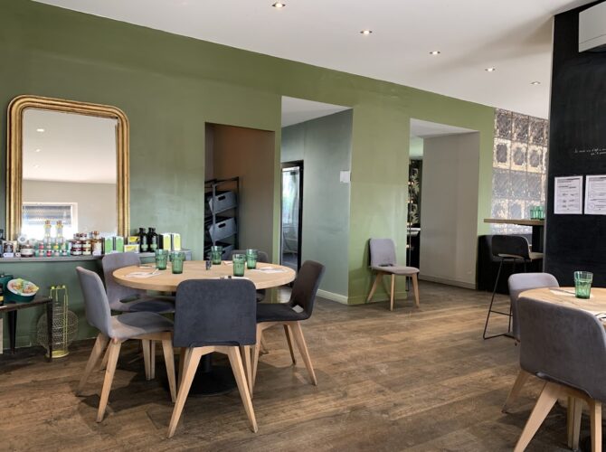 Restaurant Le Poulet à 3 Pattes à Pau, France