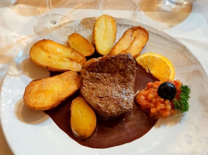 Le P’tit Champenois Restaurant au coeur de nos caveaux typiquement champenois Epernay à Épernay, France