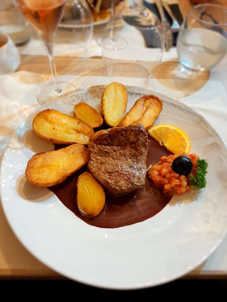 Le P’tit Champenois Restaurant au coeur de nos caveaux typiquement champenois Epernay à Épernay, France