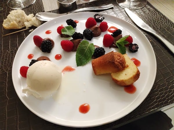 Restaurant Le saint trop’ à Montluçon, France