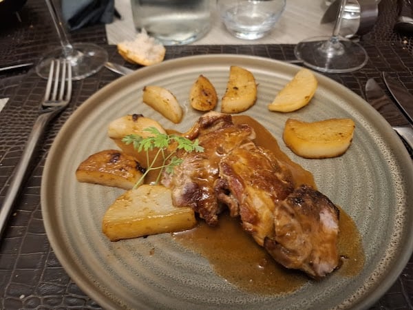 Restaurant Le saint trop’ à Montluçon, France