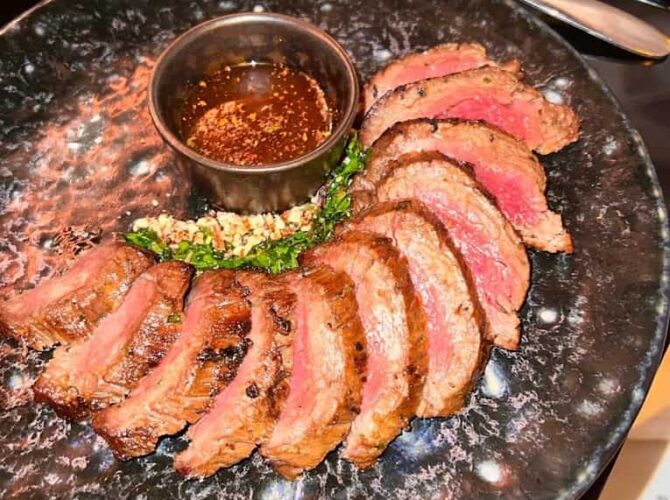 Le Speakeasy Cannes & Paris , Festive Restaurant à Cannes, France