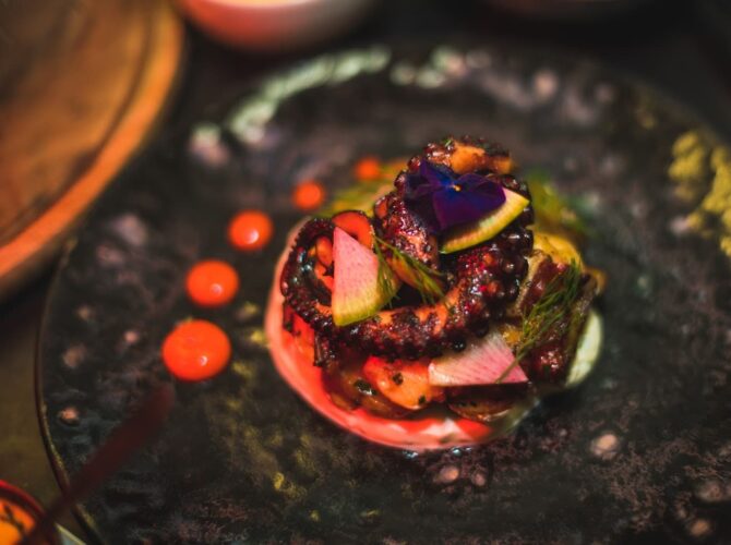 Le Speakeasy Cannes & Paris , Festive Restaurant à Cannes, France