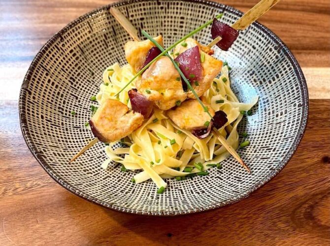 Restaurant Les coudes sur la table à Reims, France