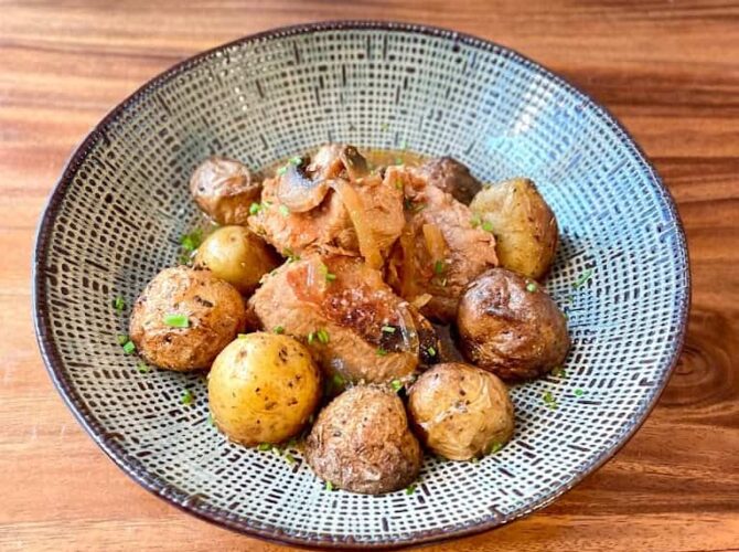 Restaurant Les coudes sur la table à Reims, France