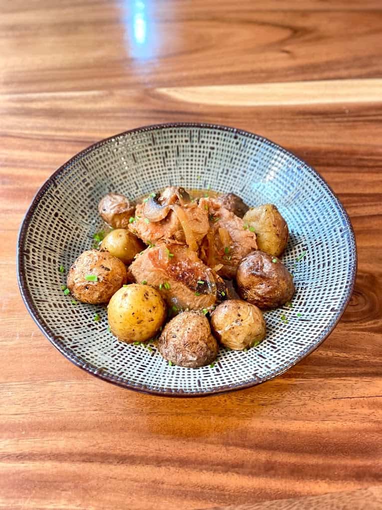 Restaurant Les coudes sur la table à Reims, France