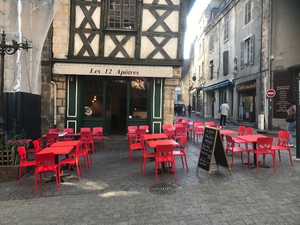 Restaurant Les Douze Apôtres à Montluçon, France