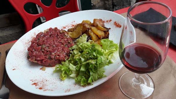 Restaurant Les Douze Apôtres à Montluçon, France