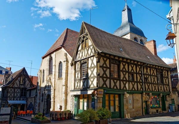 Restaurant Les Douze Apôtres à Montluçon, France