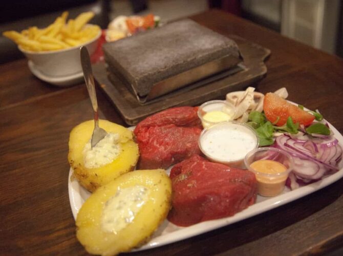 Restaurant Les Tontons Flingueurs à Amnéville, France