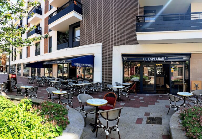 Restaurant L’ESPLANADE à Créteil, France