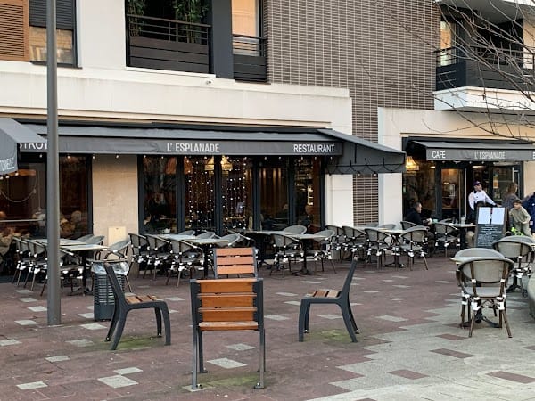 Restaurant L’ESPLANADE à Créteil, France