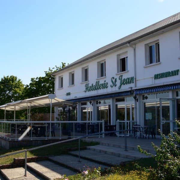 Restaurant Logis Hôtellerie Saint Jean à Saint-Jean-de-Thouars, France