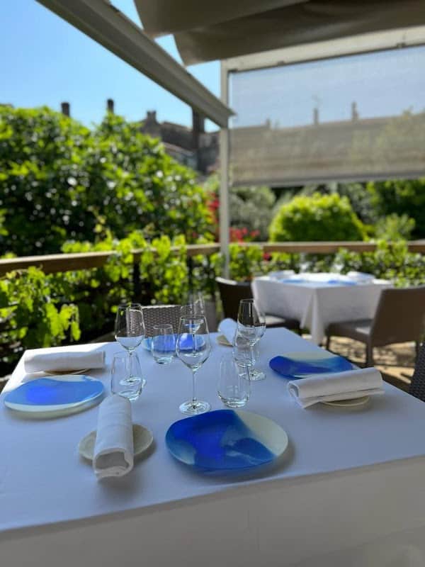Restaurant L’Oiseau Bleu à Bordeaux, France