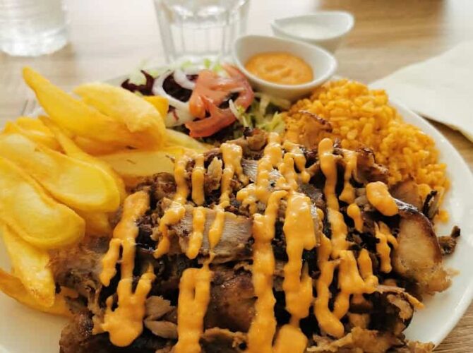 Restaurant LOKANTA (Kebab, Pizza, NAN, BURGERS ) halal à Joeuf, France