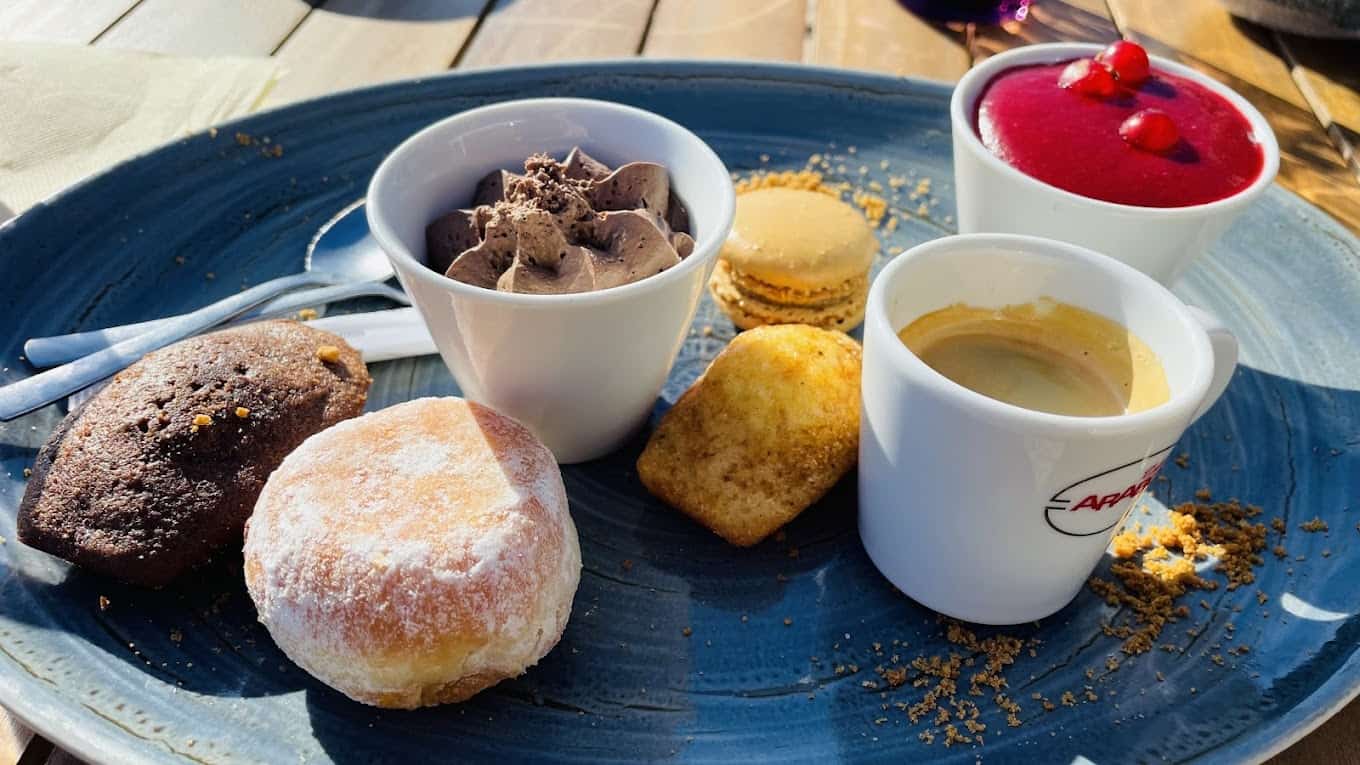 Maëma – Restaurant Plage à Cannes, France