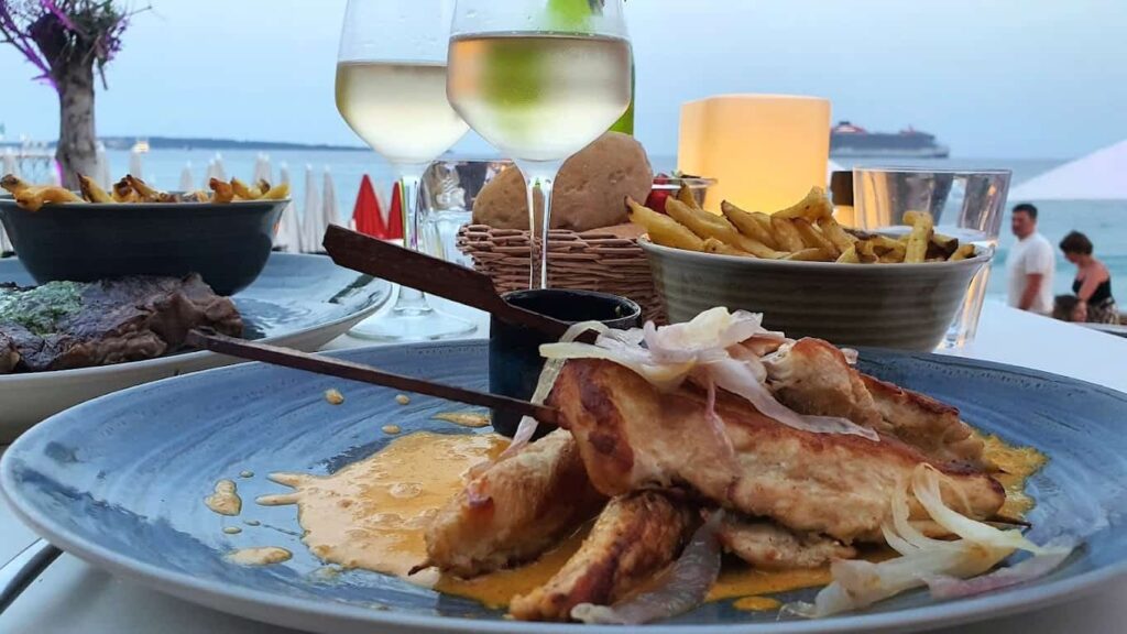 Maëma – Restaurant Plage à Cannes, France