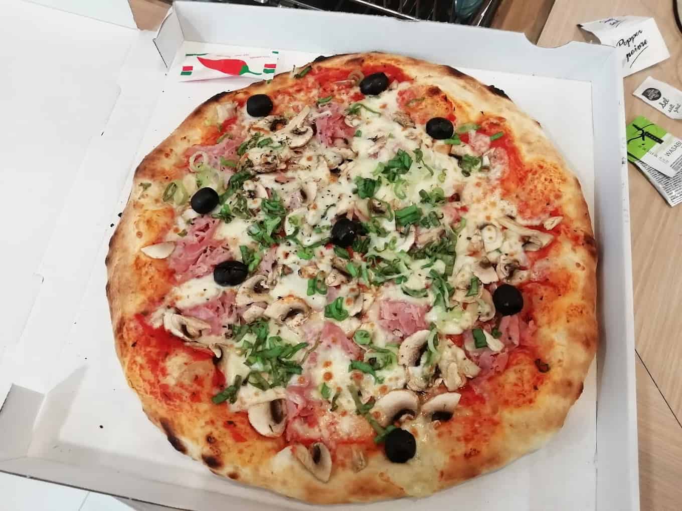 Restaurant Pizza Carloni à Villeurbanne, France