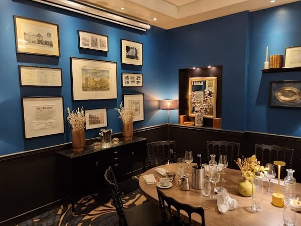 Restaurant L’ Amphitryon | Hôtel Le Bœuf Couronné – Chartres | à Chartres, France