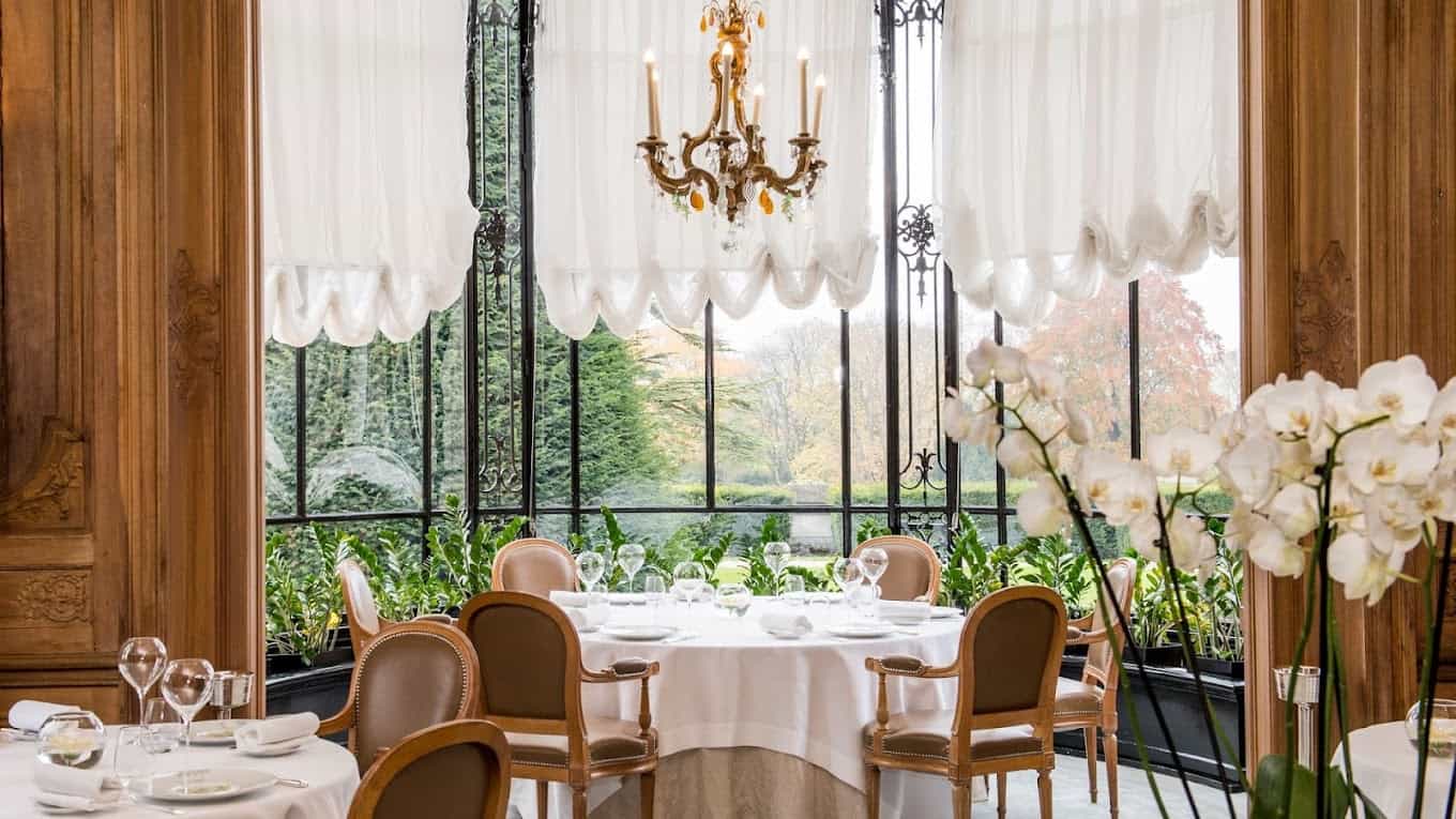 Restaurant Le Parc** à Reims, France