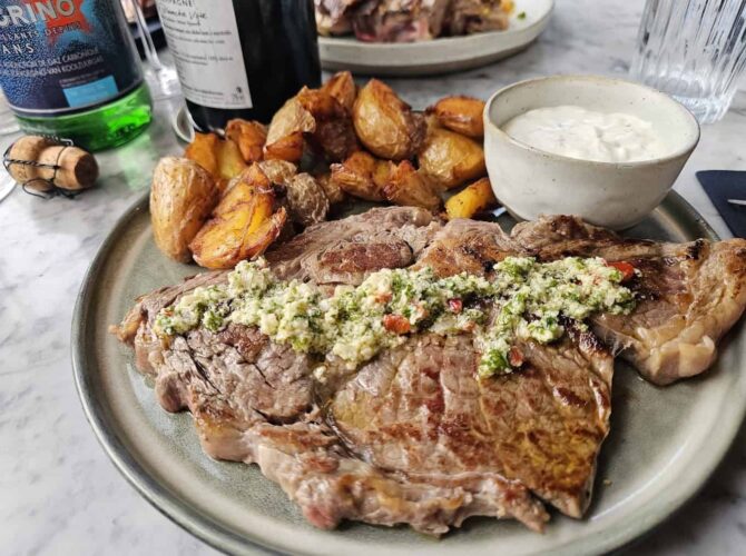 Restaurant Sacré Bistro à Épernay, France