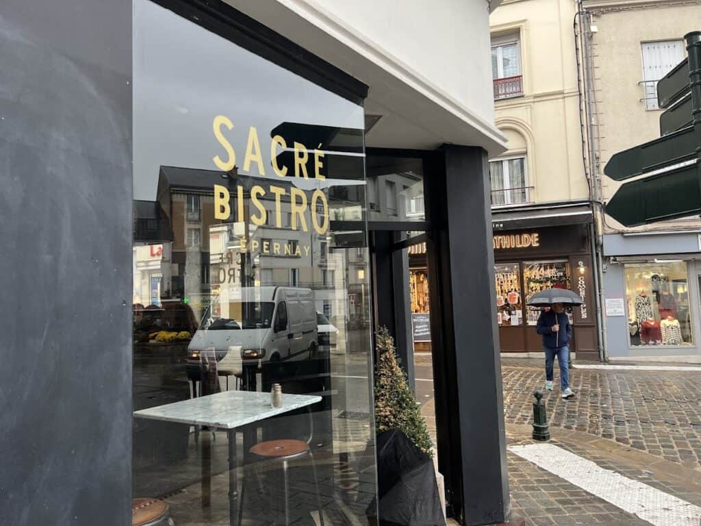 Sacré Bistro