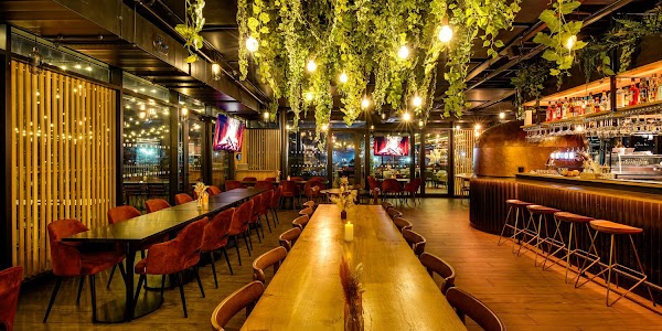 Restaurant Seven Rooftop à Créteil, France