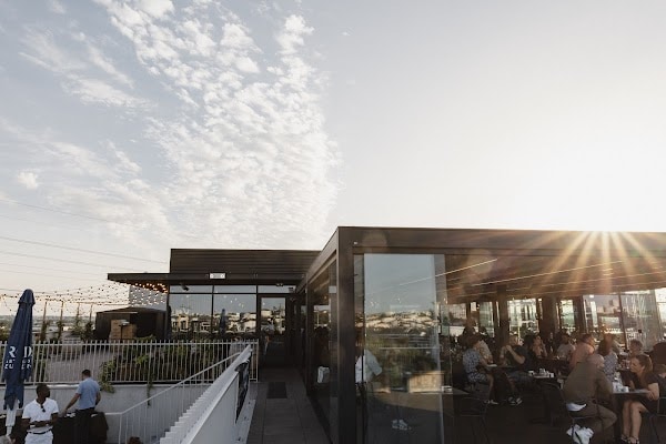 Restaurant Seven Rooftop à Créteil, France