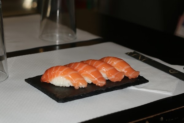 Restaurant Sushi & champagne à Épernay, France