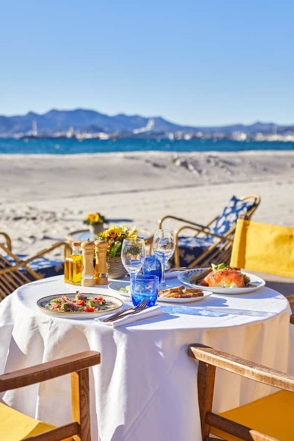 Vilebrequin La Plage Ondine – Restaurant & Beach Club à Cannes, France