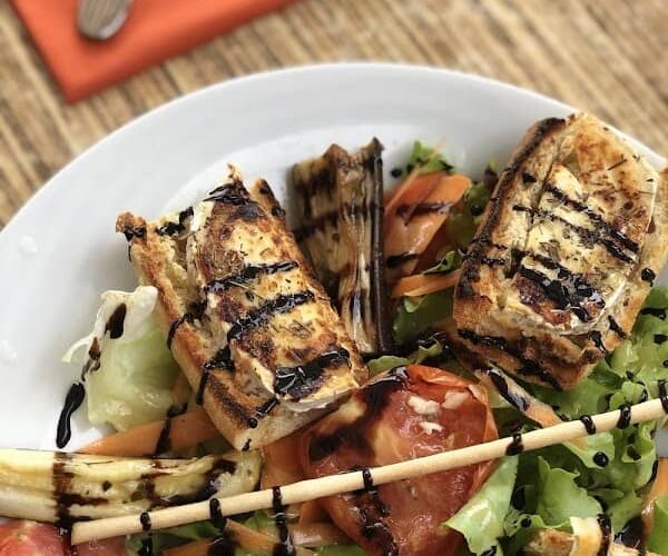 À la Voile Blanche – Restaurant Bouzigues Etang de Thau à Bouzigues, France