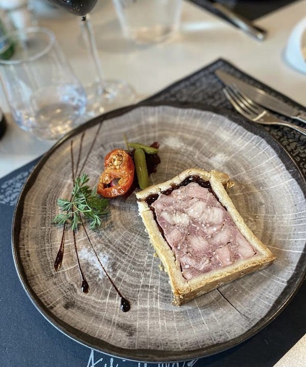 Restaurant Au Comptoir des Halles à Mâcon, France