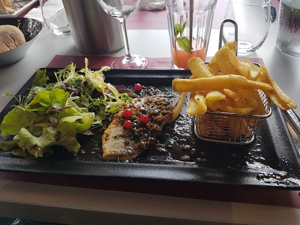 Restaurant Au Comptoir des Halles à Mâcon, France