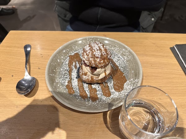 Restaurant Au Pied d’Poule à Hyères, France