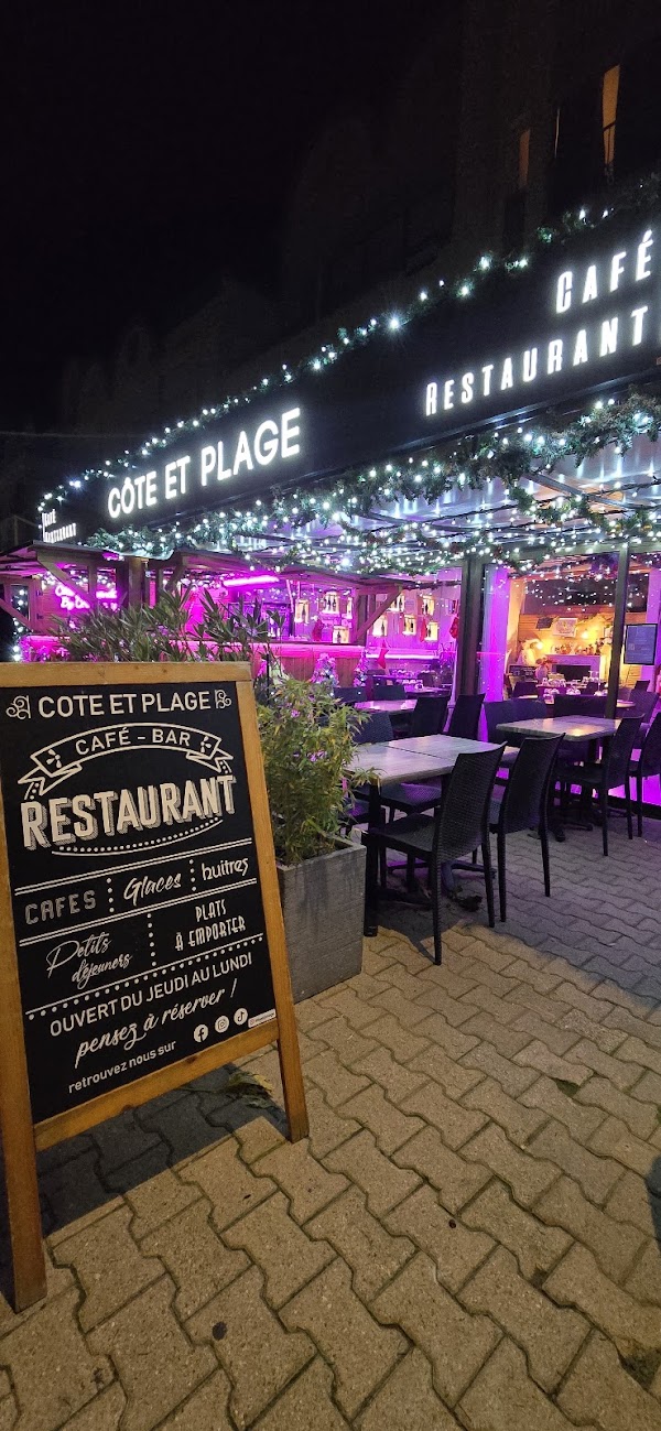 Restaurant côte et plage à Gruissan, France