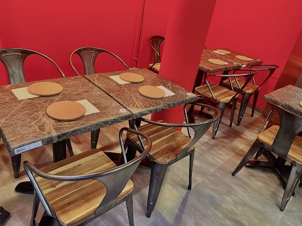 Restaurant 康喜喜肉夹馍米线UNCLE KANG à Paris, France