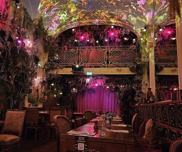 Jungle Palace Restaurant – Ephemera à Paris, France