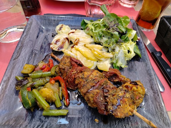 Restaurant La Taverne Du salutant à Orange, France