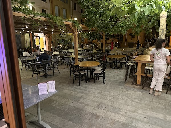 Restaurant La Tine à Saint-Cyprien, France
