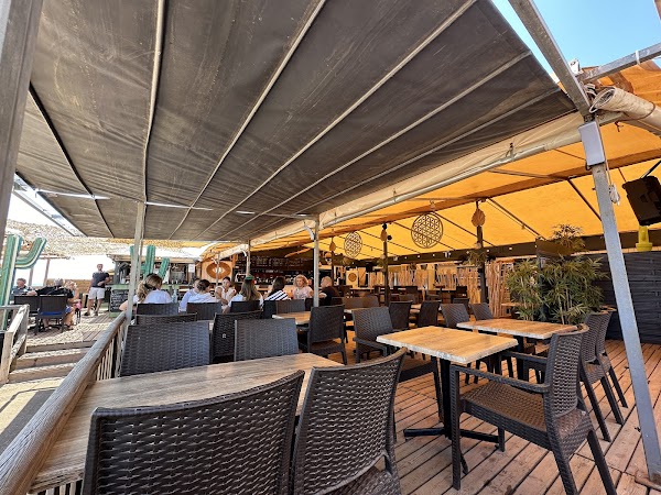 Latino beach restaurant à Sérignan, France