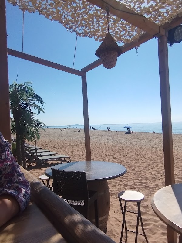 Latino beach restaurant à Sérignan, France