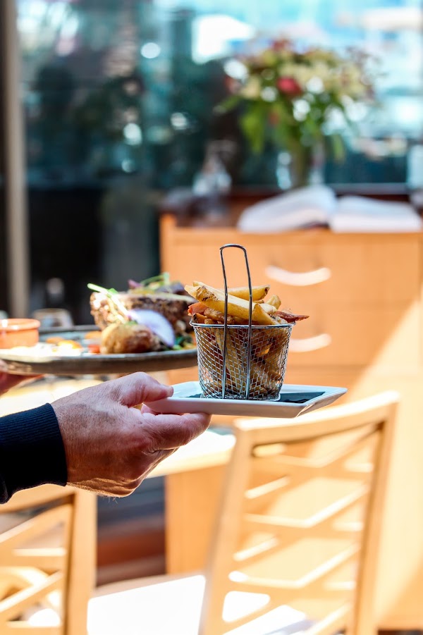 Restaurant LE CADET 83 à Hyères, France