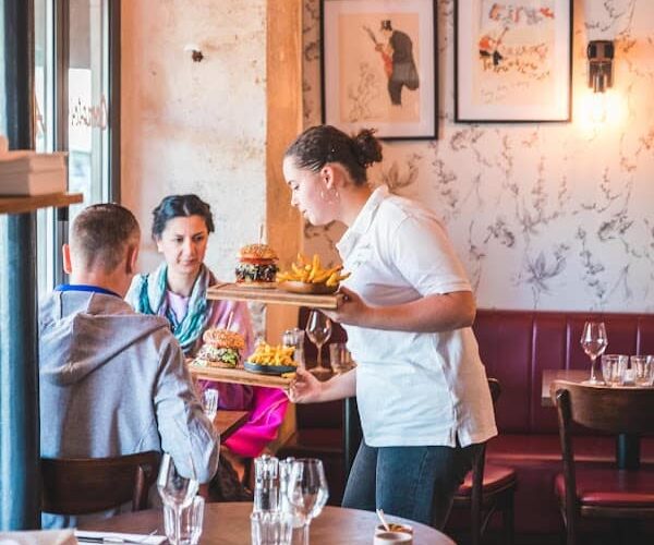 Restaurant Le Clocher du Village à Boulogne-Billancourt, France