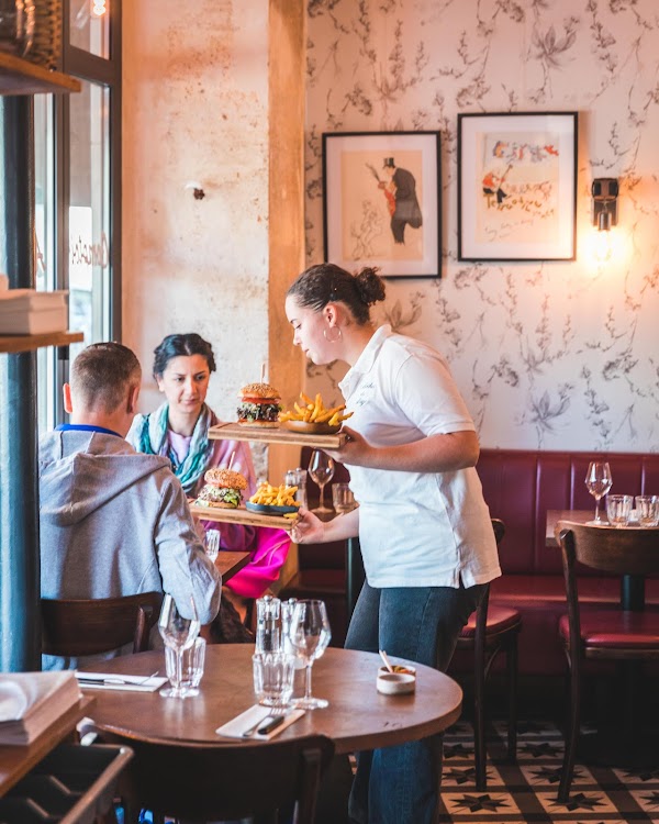 Restaurant Le Clocher du Village à Boulogne-Billancourt, France