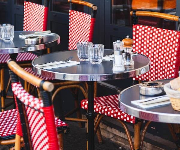 Restaurant Le Clocher du Village à Boulogne-Billancourt, France