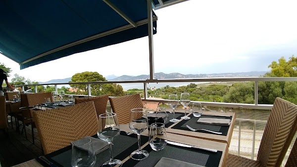 Restaurant Le Grand Baie à Hyères, France