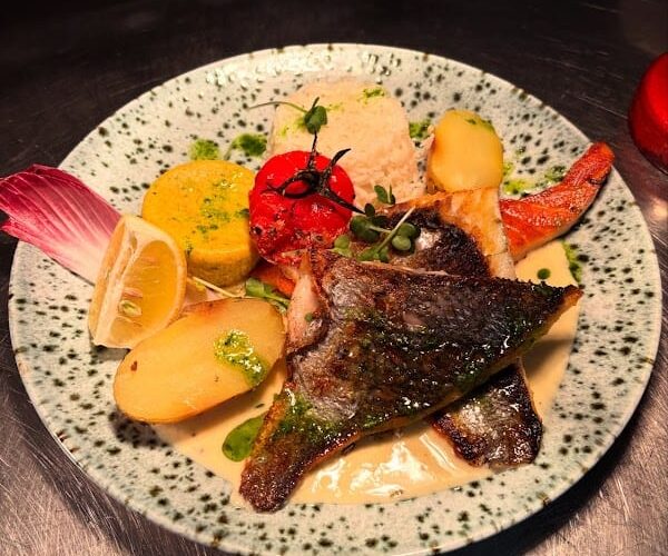 Restaurant Le People à Hyères, France