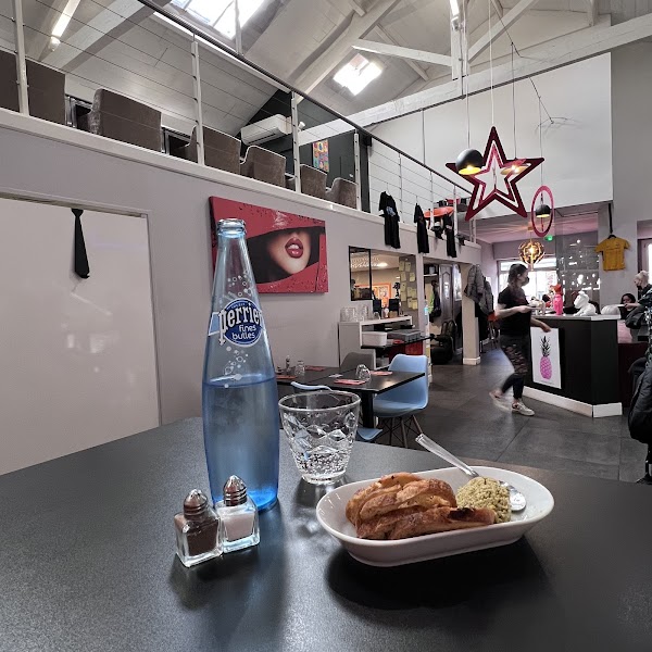 Restaurant Le People à Hyères, France