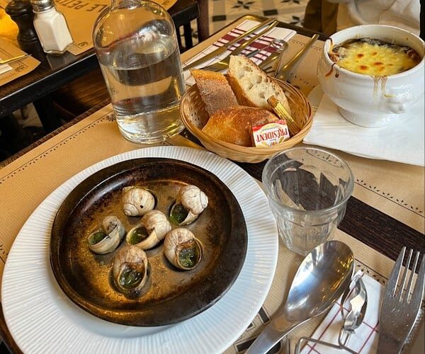 Restaurant Le Petit Cler à Paris, France